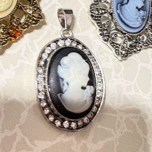 Set of 3 Cameo style Brooch and pendant Set - Gold, Silver, and Black - Picture 3 of 7